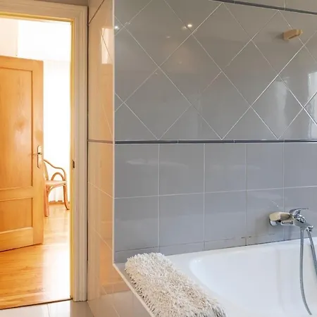 Casa Con Jardin En Gama *