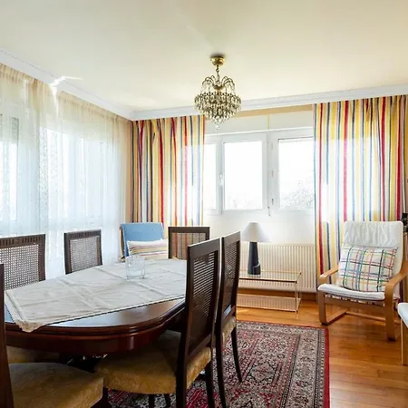 Casa Con Jardin En Gama * Bárcena de Cicero