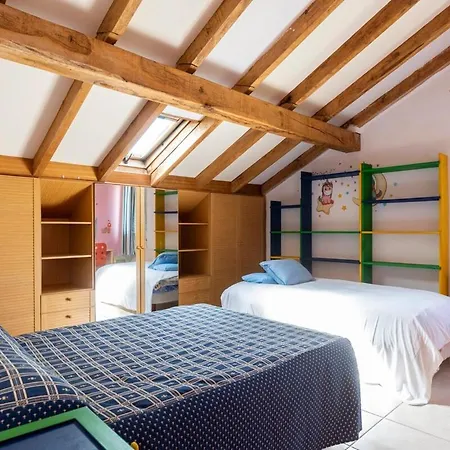 Casa Con Jardin En Gama * Bárcena de Cicero