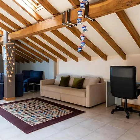 Casa Con Jardin En Gama