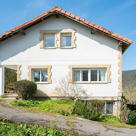 Casa Con Jardin En Gama * Bárcena de Cicero