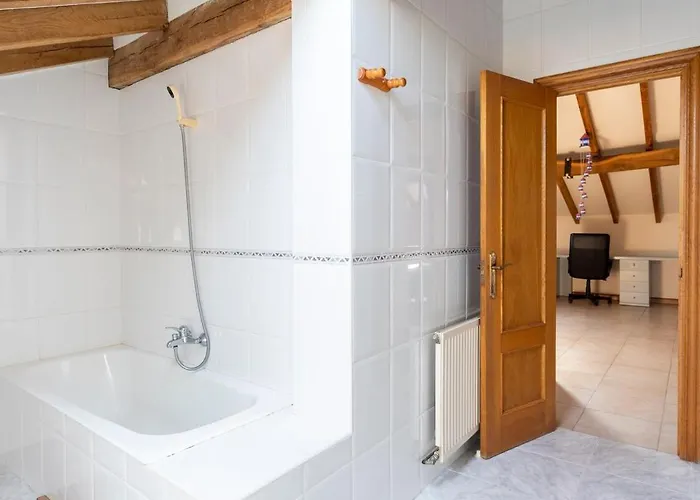 Casa Con Jardin En Gama