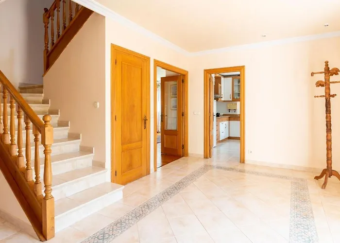 Casa Con Jardin En Gama * Bárcena de Cicero