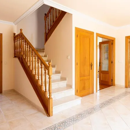 Casa Con Jardin En Gama