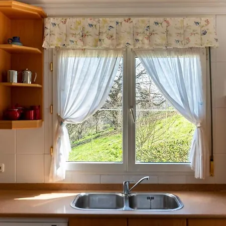 Vakantiehuis Casa Con Jardin En Gama Bárcena de Cicero