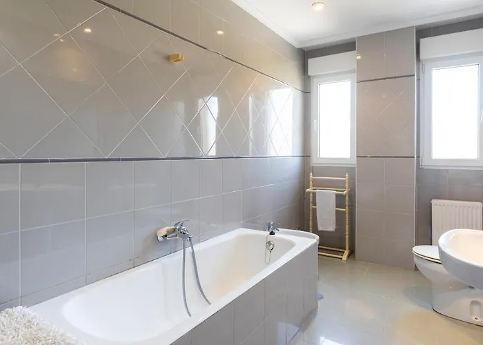 Casa Con Jardin En Gama Bárcena de Cicero