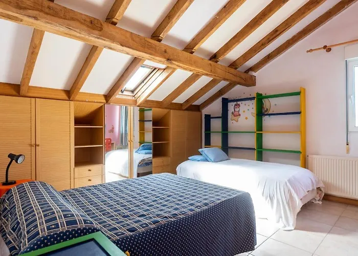 Casa Con Jardin En Gama * Bárcena de Cicero